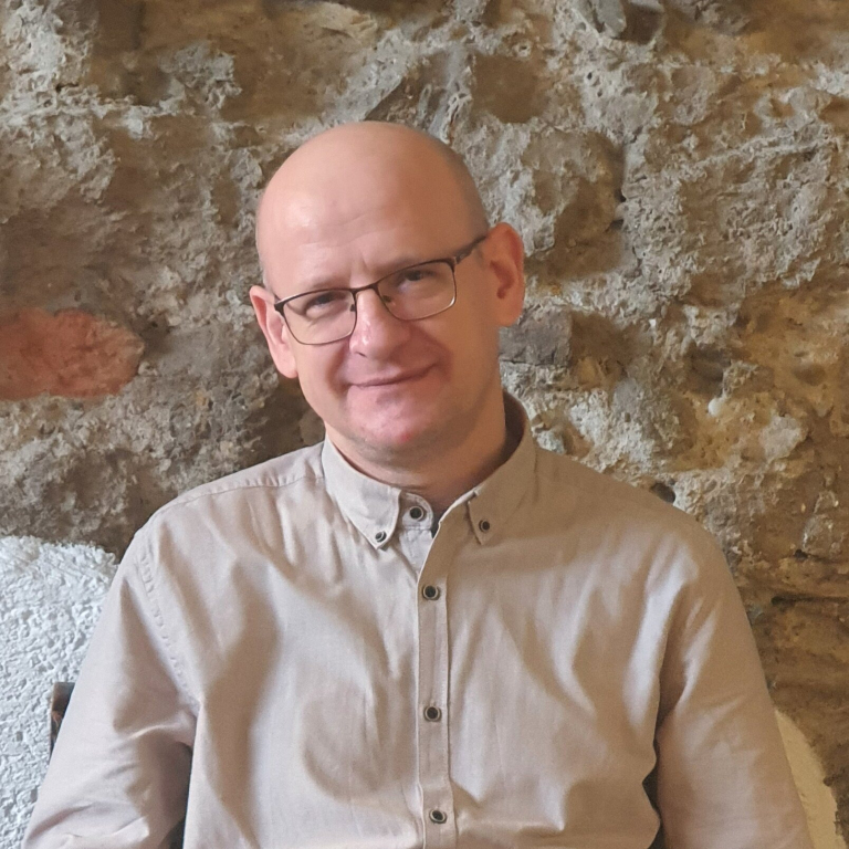Dr. Radu Lupescu